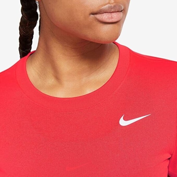 New Nike Women's Dry Fit Legend T Shirt Tee Red Relaxed Fit Crew Neck Medium - Picture 2 of 3